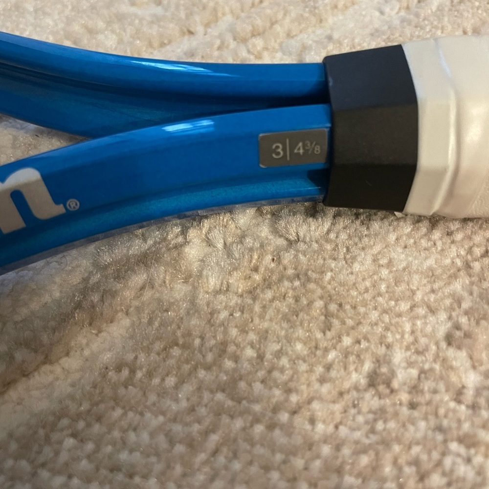 Wilson Blue Tennis Racket - Picture 4 of 4